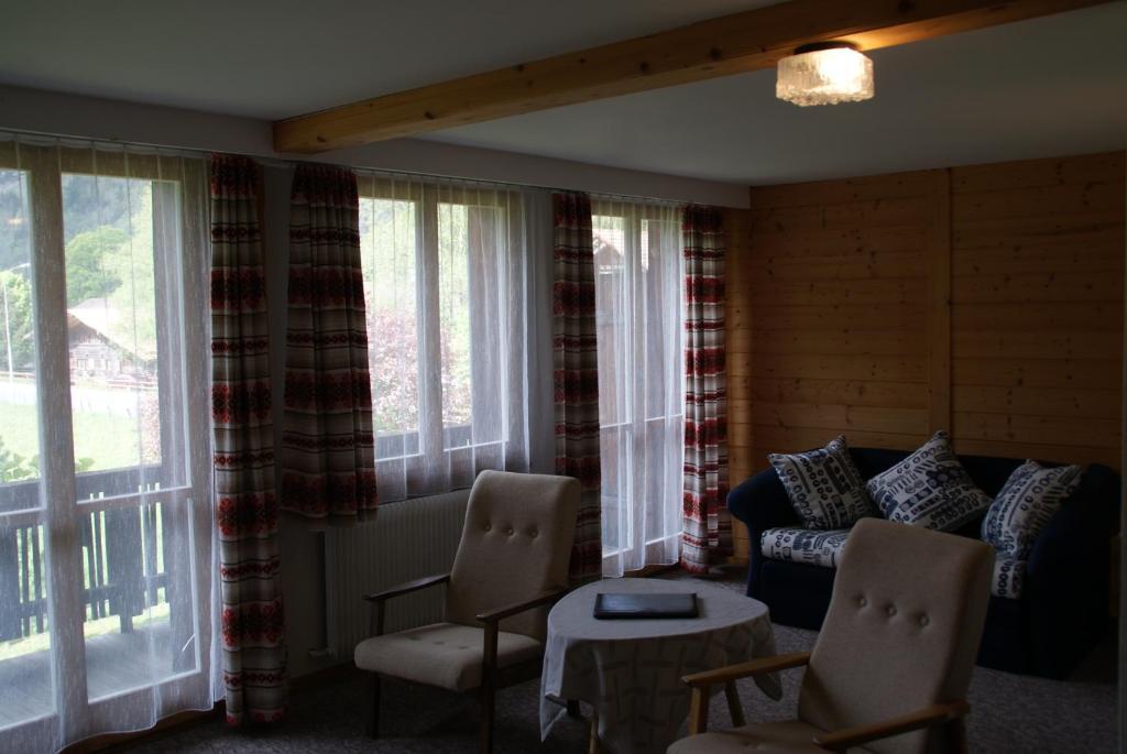 Hotel Pension Spycher Kandersteg Luaran gambar